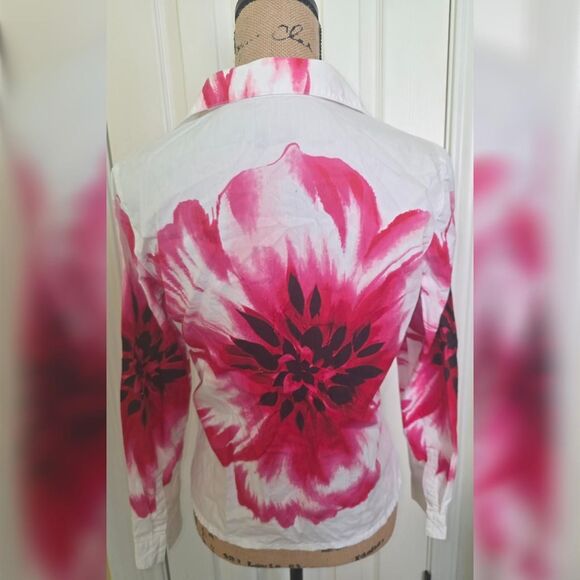 Petite Sophisticate Pink Floral Button-Up Shirt Size Small - Picture 2 of 3